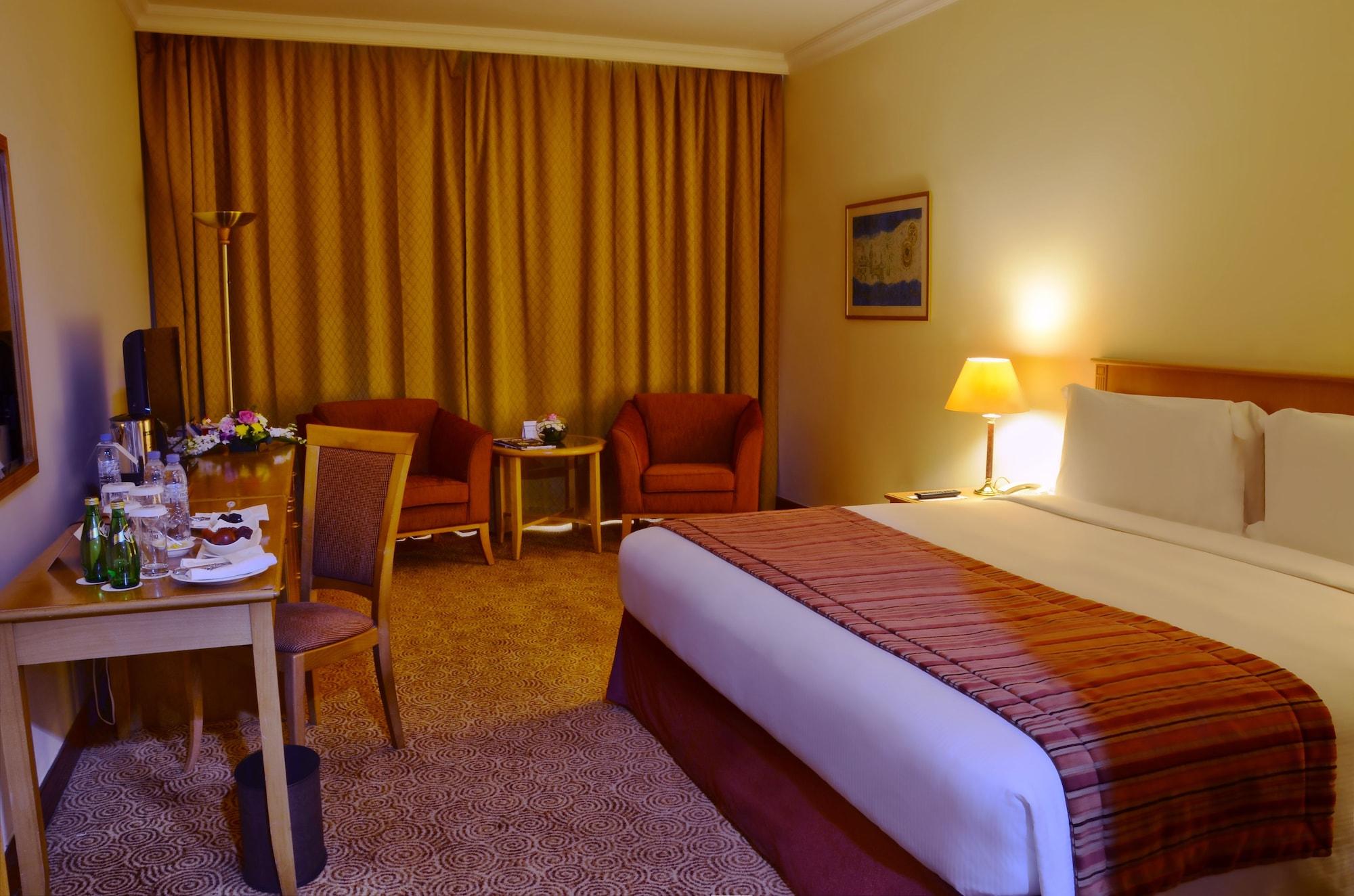 Swiss-Belhotel Sharjah Bagian luar foto