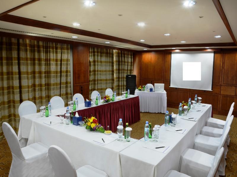 Swiss-Belhotel Sharjah Bagian luar foto