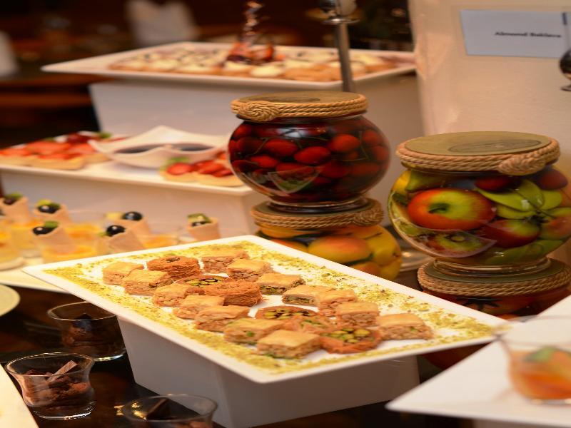 Swiss-Belhotel Sharjah Bagian luar foto