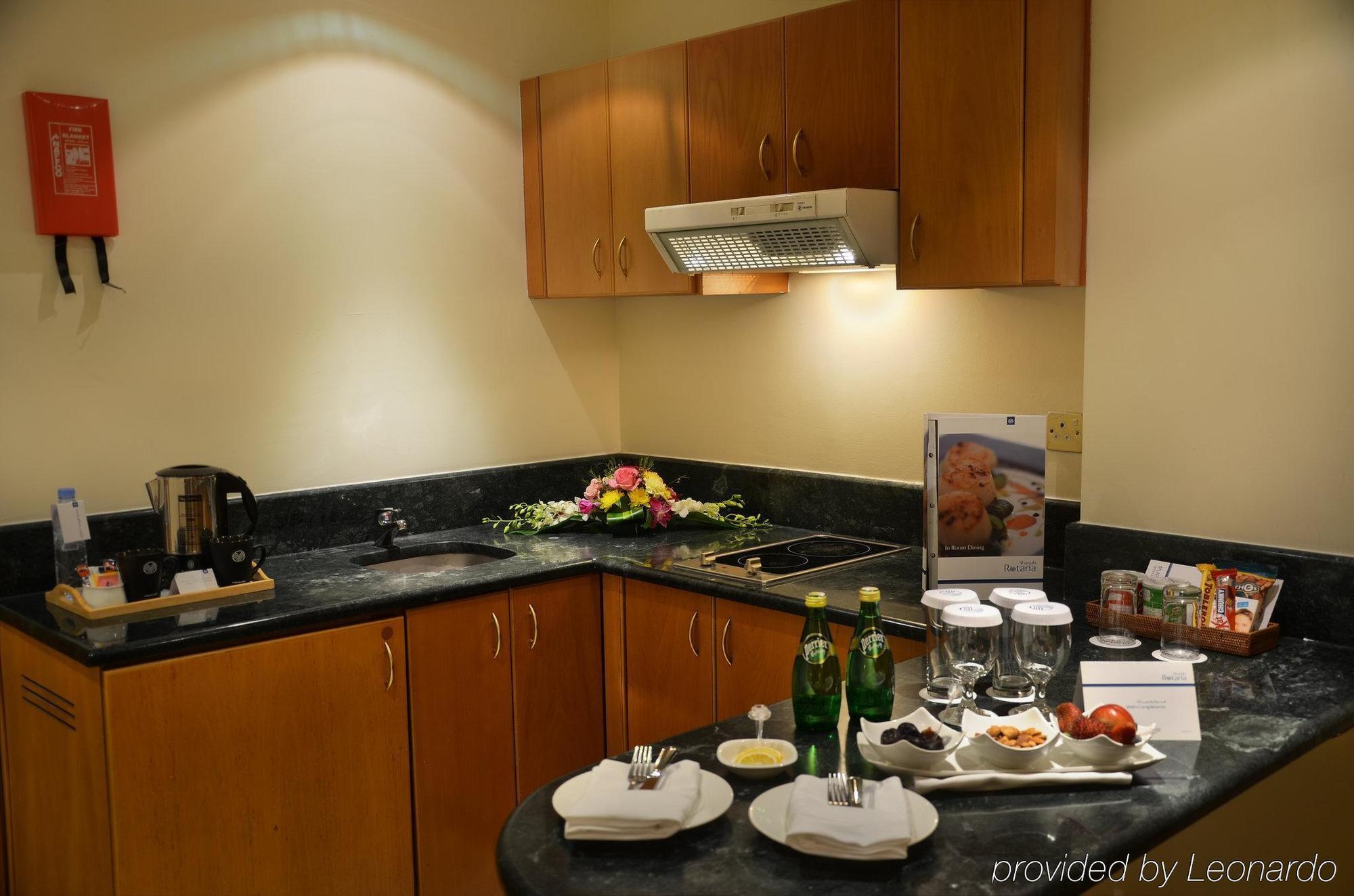 Swiss-Belhotel Sharjah Ruang foto
