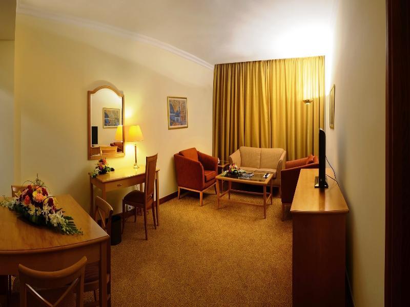 Swiss-Belhotel Sharjah Bagian luar foto