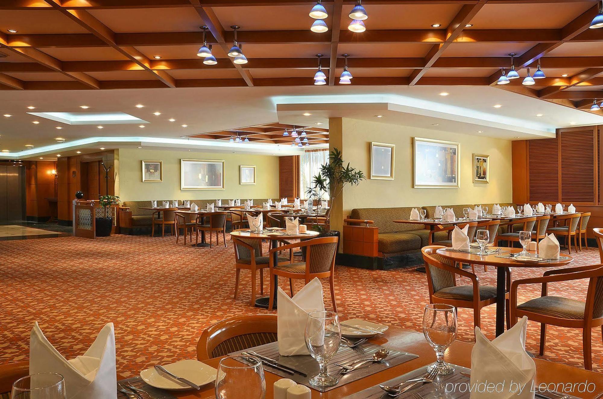 Swiss-Belhotel Sharjah Bagian luar foto