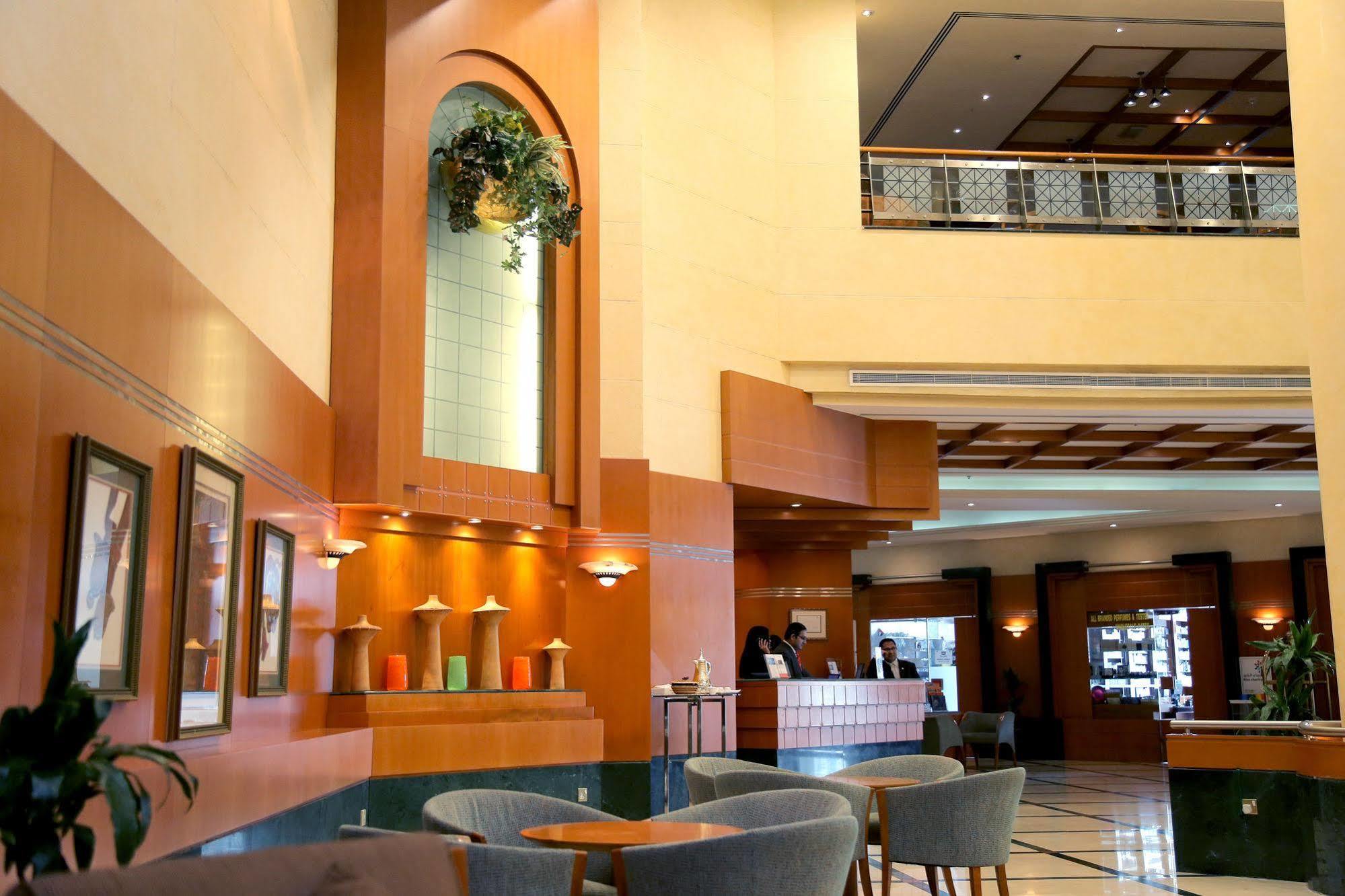 Swiss-Belhotel Sharjah Bagian luar foto