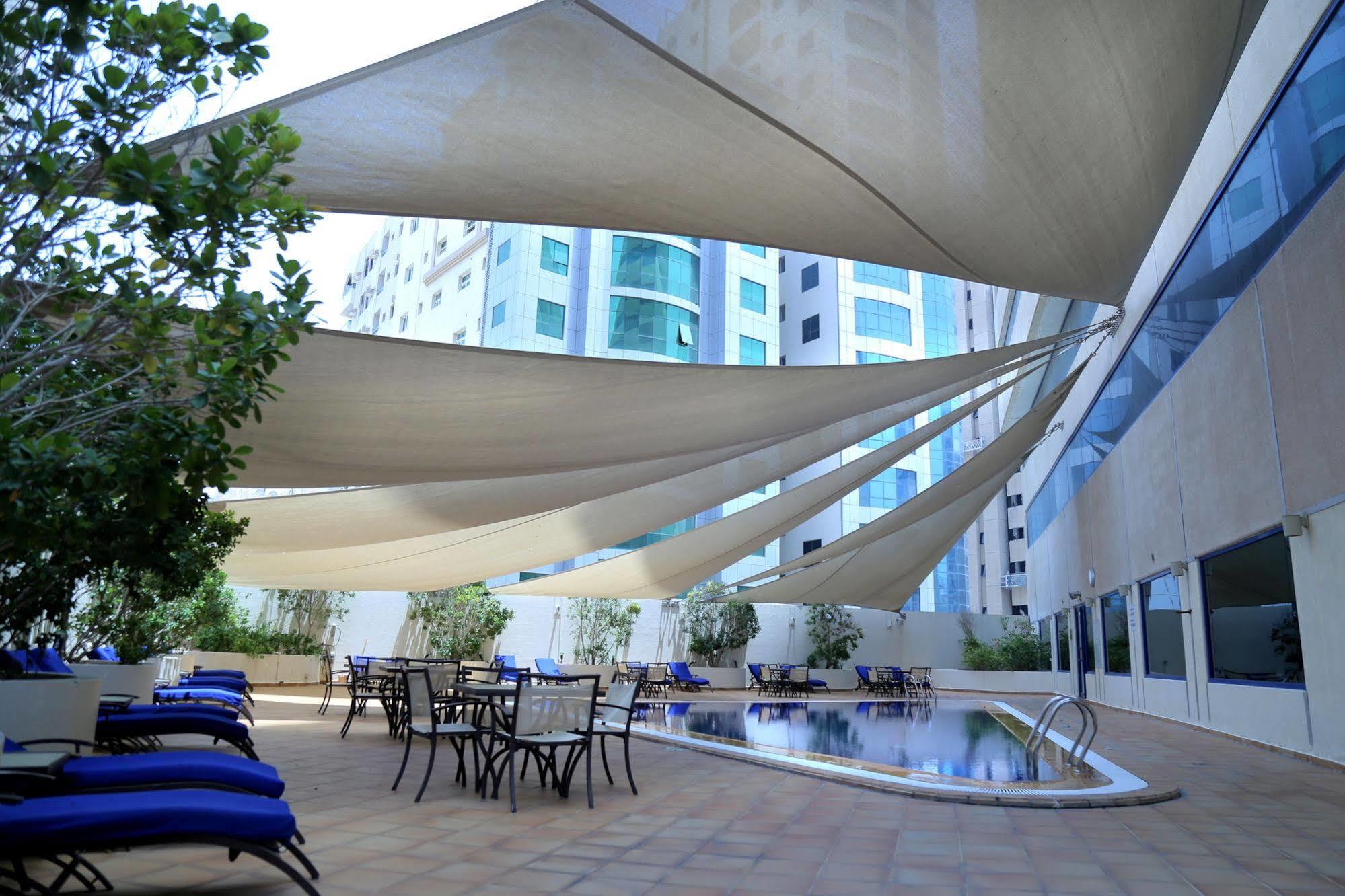 Swiss-Belhotel Sharjah Bagian luar foto