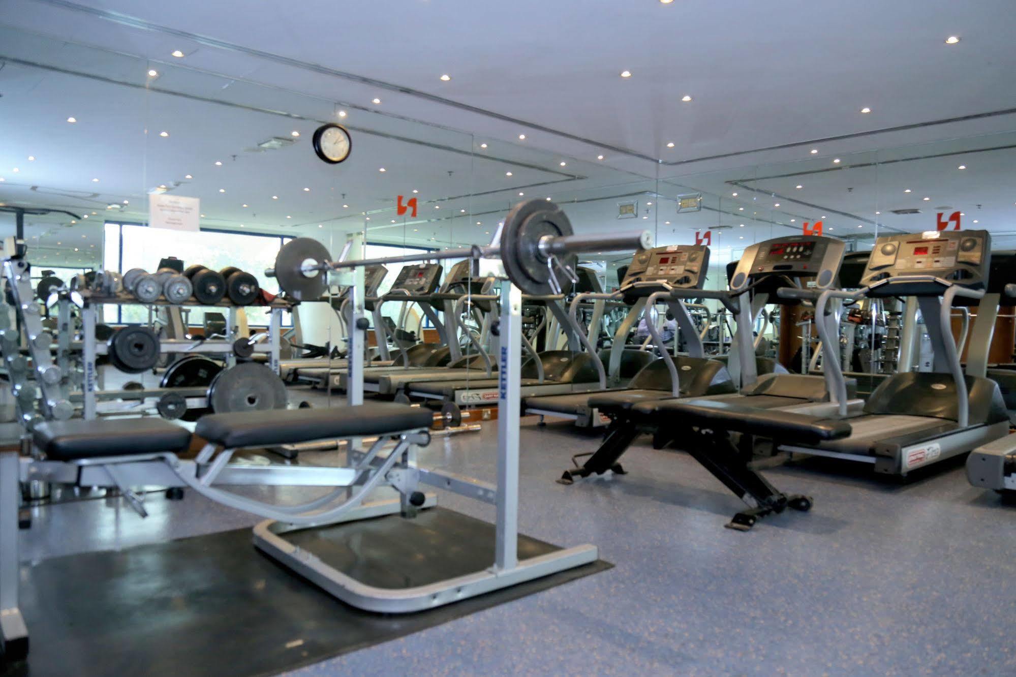 Swiss-Belhotel Sharjah Bagian luar foto