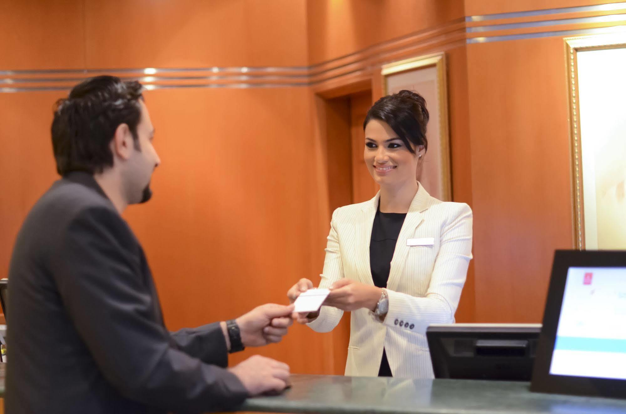 Swiss-Belhotel Sharjah Bagian luar foto